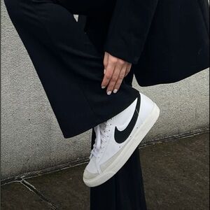 Nike Blazer Mid 77' brand new